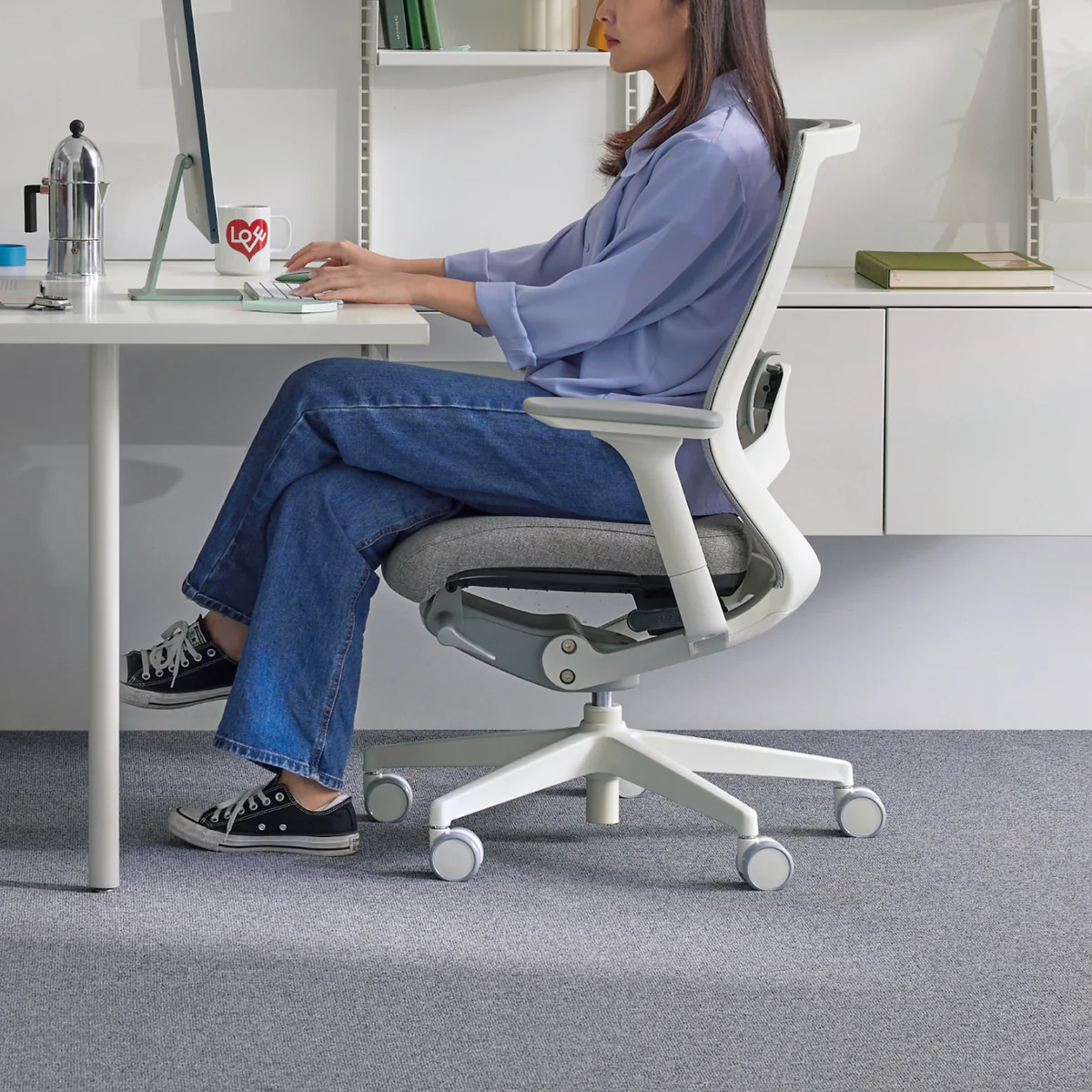 GHẾ CÔNG THÁI HỌC FURSYS T50 – KHUNG TRẮNG