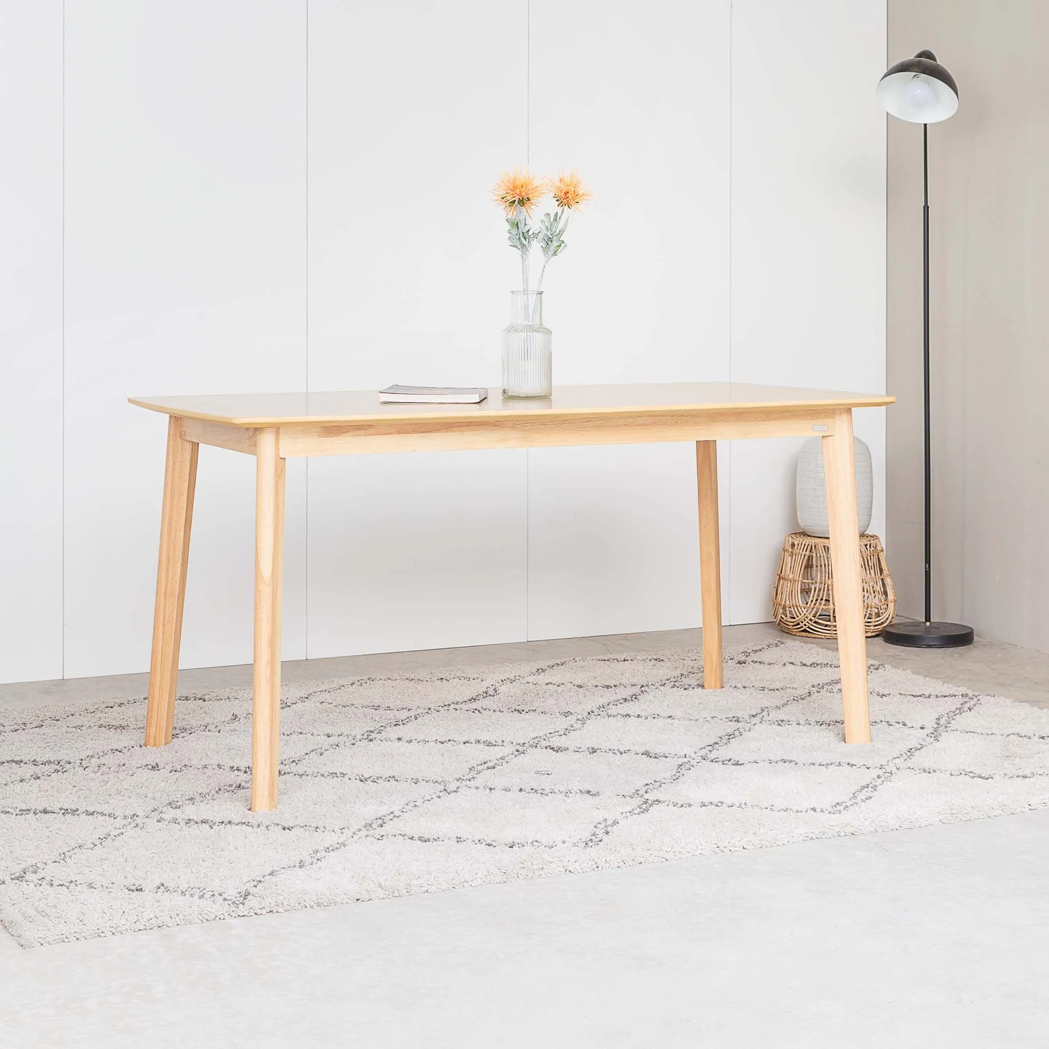 Bàn Ăn Gỗ Cao Su MOHO OSLO 901
