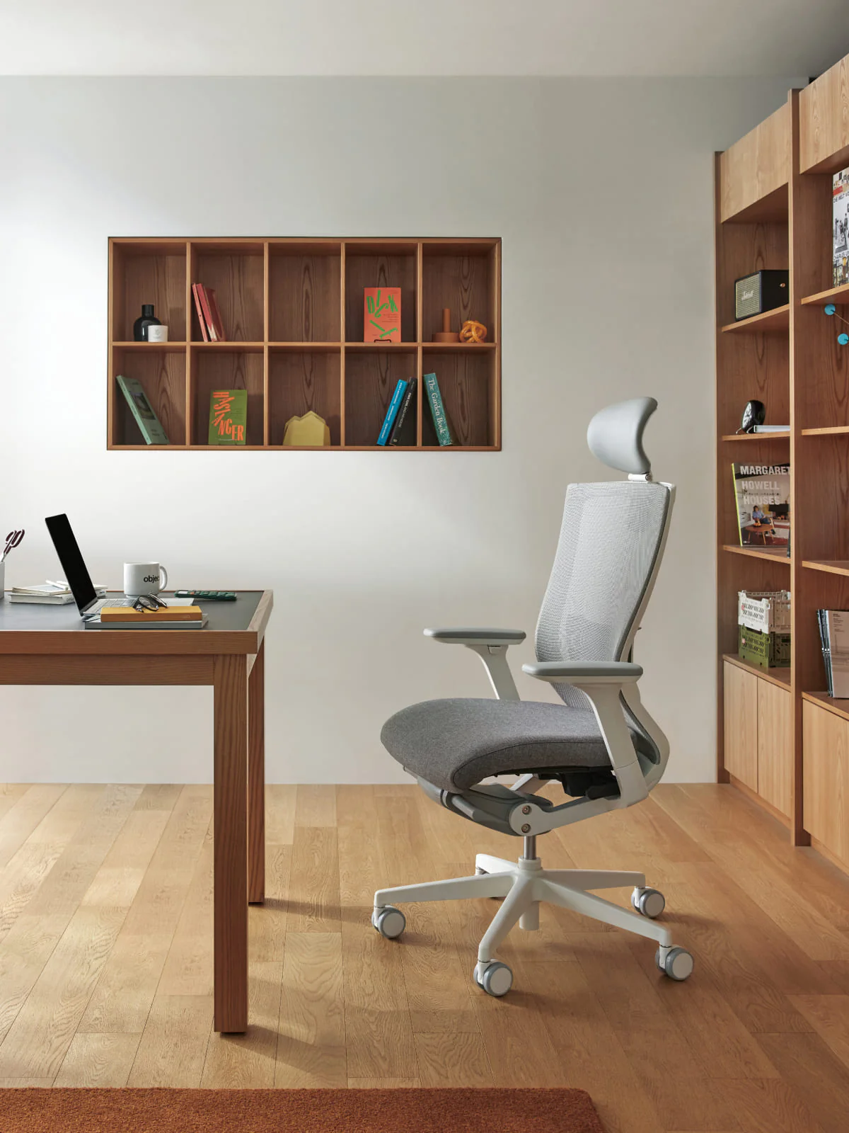 GHẾ CÔNG THÁI HỌC FURSYS T50 – KHUNG TRẮNG