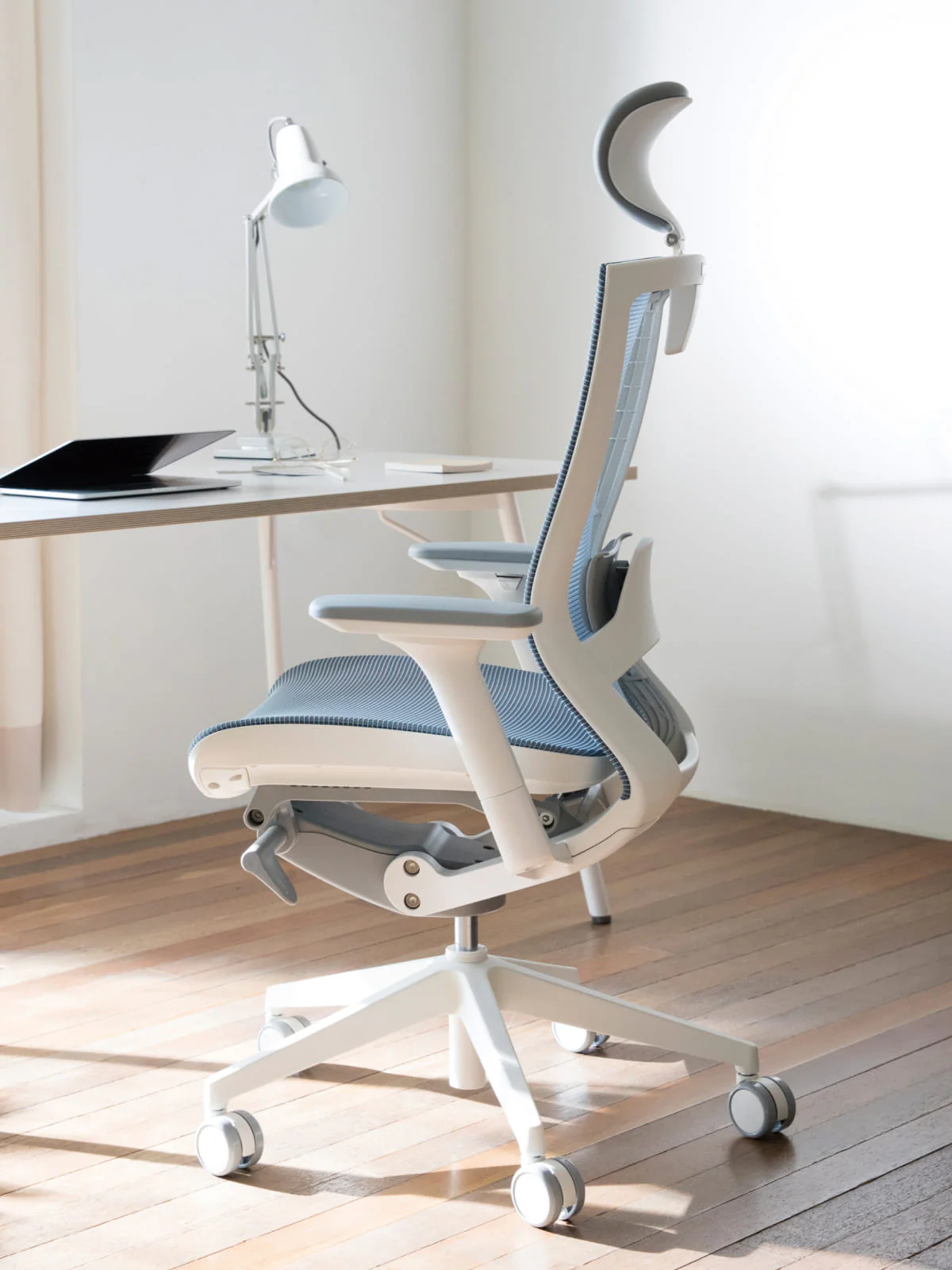 GHẾ CÔNG THÁI HỌC FURSYS T50 AIR – KHUNG TRẮNG